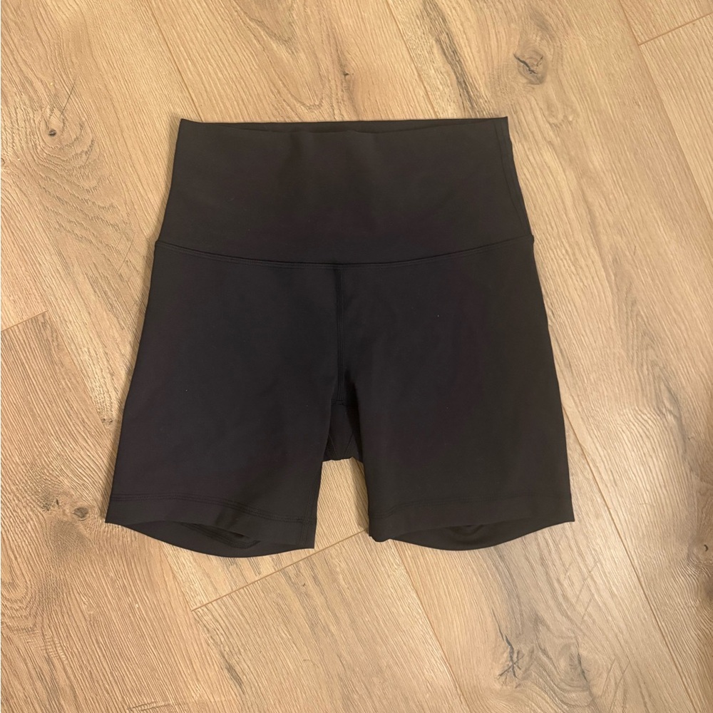 Lululemon wunder under Biker Shorts 6’